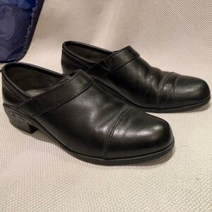 Ariat Women's Cap Toe Slip On Black Leather Flats